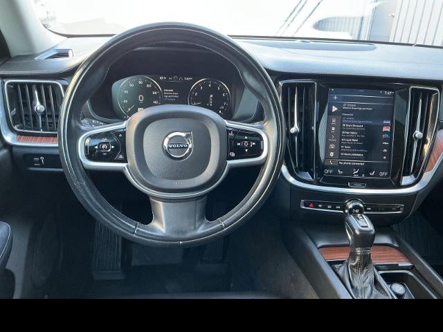 2020 Volvo V60 Cross Country Base