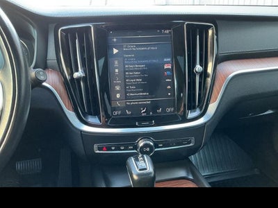 2020 Volvo V60 Cross Country Base