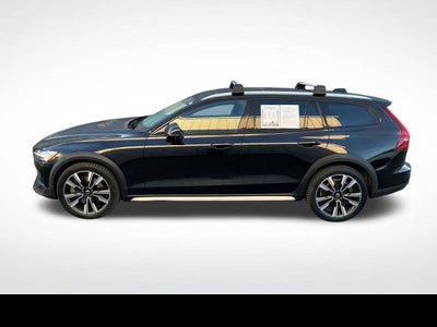 2020 Volvo V60 Cross Country Base