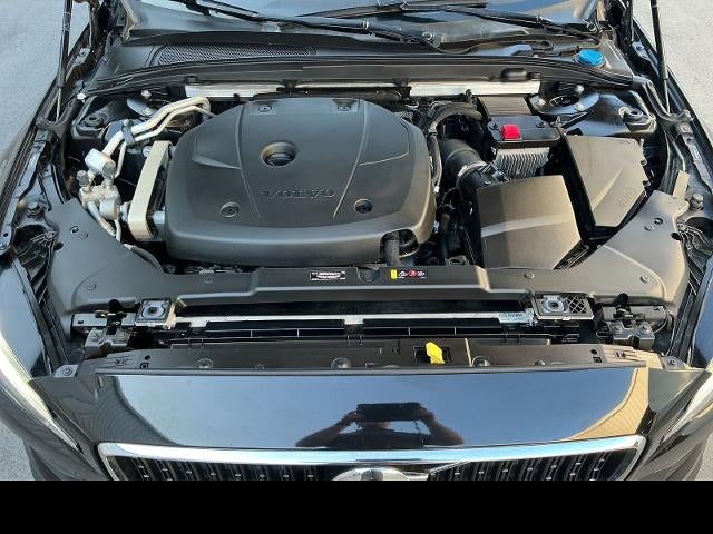 2020 Volvo V60 Cross Country Base