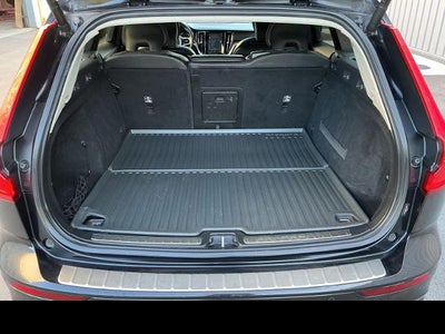 2020 Volvo V60 Cross Country Base