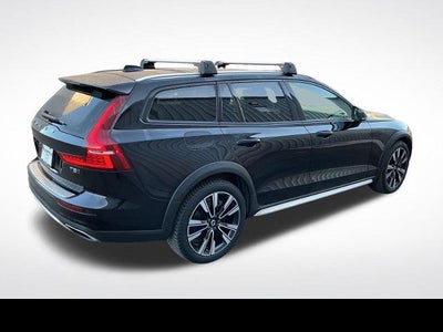 2020 Volvo V60 Cross Country Base