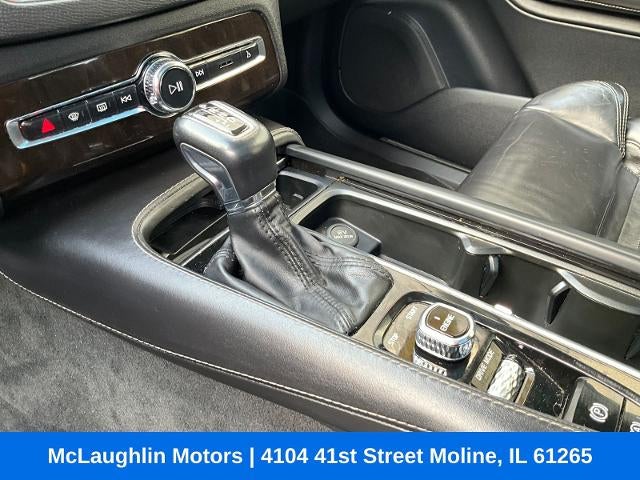 2017 Volvo XC90 Momentum