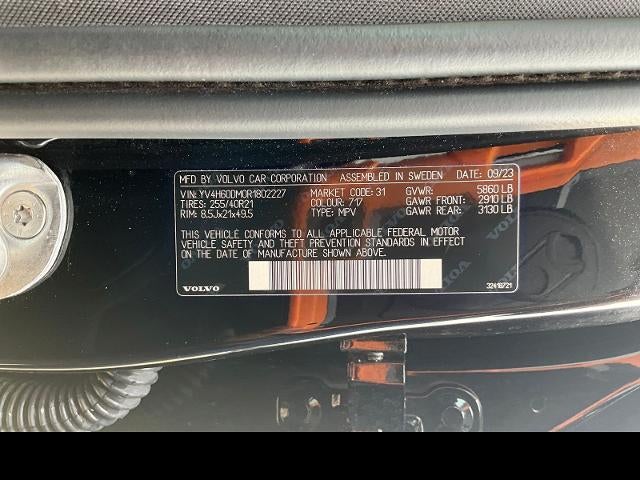 2024 Volvo XC60 Recharge Plug-In Hyb Ultimate Dark Theme