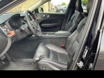 2024 Volvo XC60 Recharge Plug-In Hyb Ultimate Dark Theme
