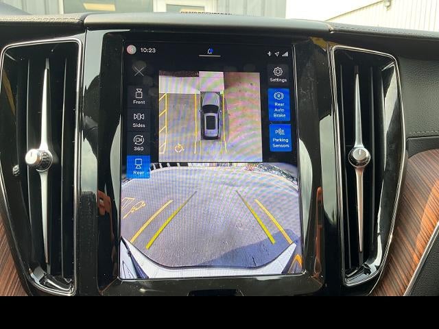 2024 Volvo XC60 Recharge Plug-In Hyb Ultimate Dark Theme