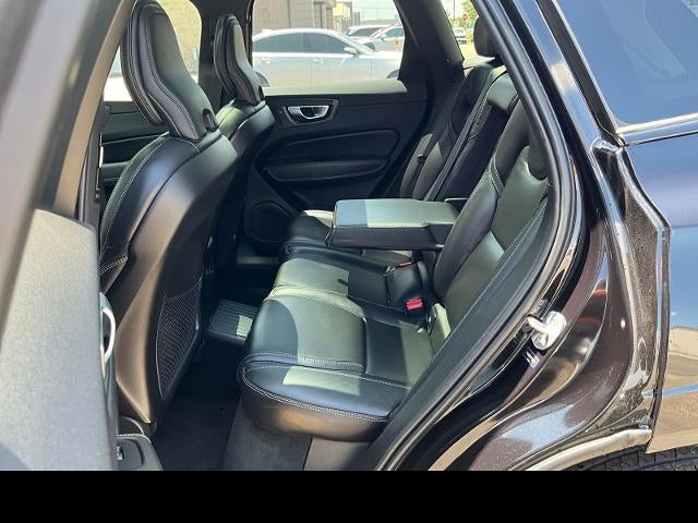 2023 Volvo XC60 Recharge Plug-In Hyb Ultimate Dark Theme