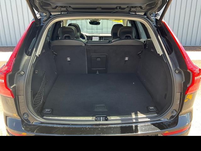 2023 Volvo XC60 Recharge Plug-In Hyb Ultimate Dark Theme
