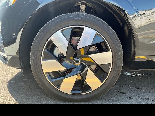 2023 Volvo XC60 Recharge Plug-In Hyb Ultimate Dark Theme