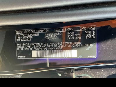 2023 Volvo XC60 Recharge Plug-In Hyb Ultimate Dark Theme
