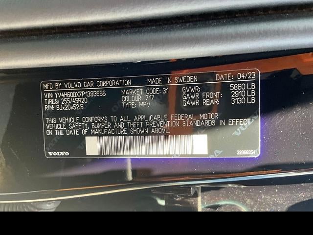 2023 Volvo XC60 Recharge Plug-In Hyb Ultimate Dark Theme