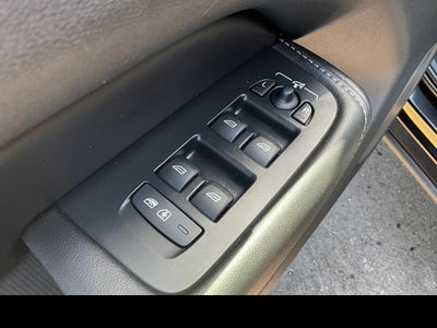 2023 Volvo XC60 Recharge Plug-In Hyb Ultimate Dark Theme