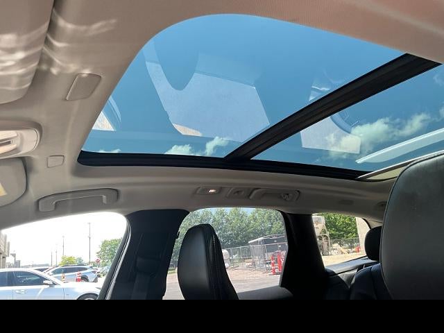 2023 Volvo XC60 Recharge Plug-In Hyb Ultimate Dark Theme