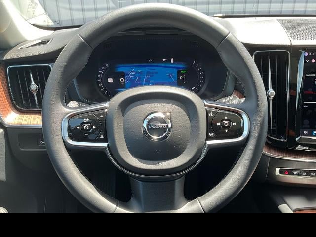 2023 Volvo XC60 Recharge Plug-In Hyb Ultimate Dark Theme