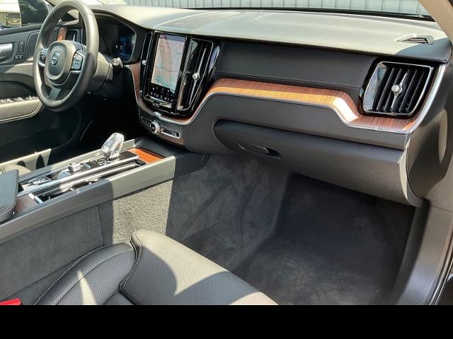 2023 Volvo XC60 Recharge Plug-In Hyb Ultimate Dark Theme