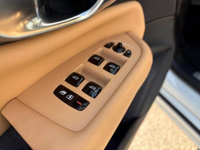 2025 Volvo XC90 Plug-In Hybrid Ultra