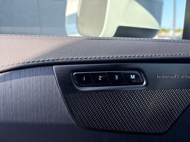 2025 Volvo XC90 Plug-In Hybrid Ultra