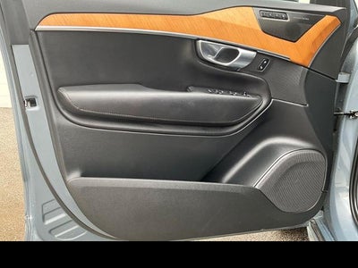 2023 Volvo XC90 Plus