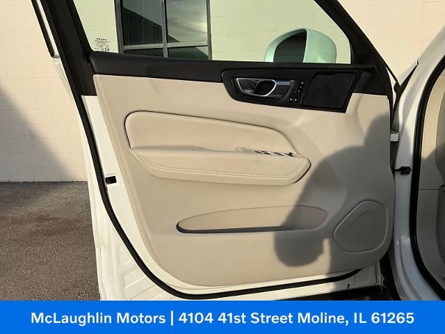 2023 Volvo XC60 Ultimate Bright Theme