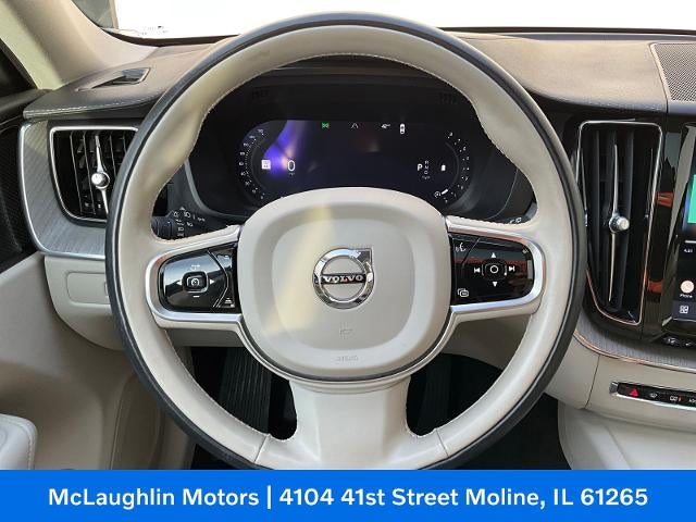 2023 Volvo XC60 Ultimate Bright Theme