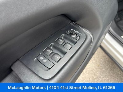 2023 Volvo XC60 Ultimate Bright Theme