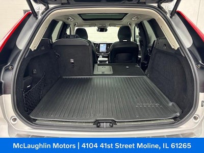 2023 Volvo XC60 Ultimate Bright Theme