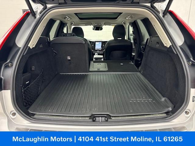 2023 Volvo XC60 Ultimate Bright Theme