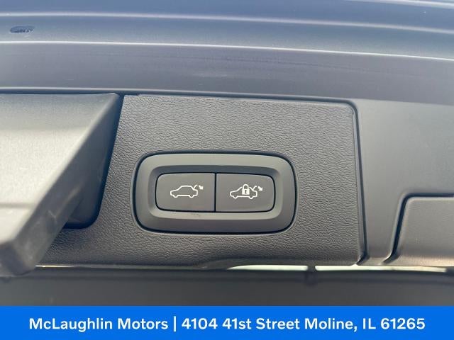 2023 Volvo XC60 Ultimate Bright Theme