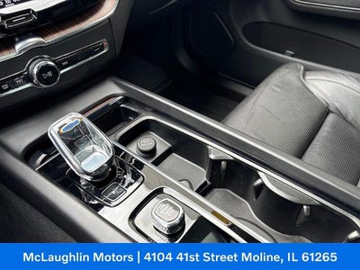 2023 Volvo XC60 Ultimate Bright Theme