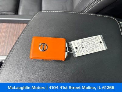 2023 Volvo XC60 Ultimate Bright Theme