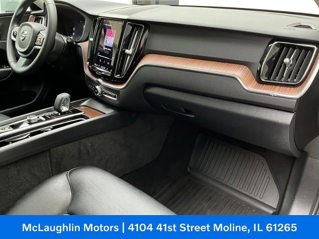 2023 Volvo XC60 Plus Bright Theme