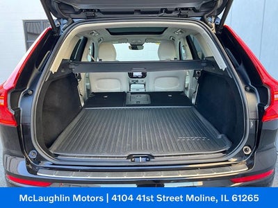 2023 Volvo XC60 Plus Dark Theme