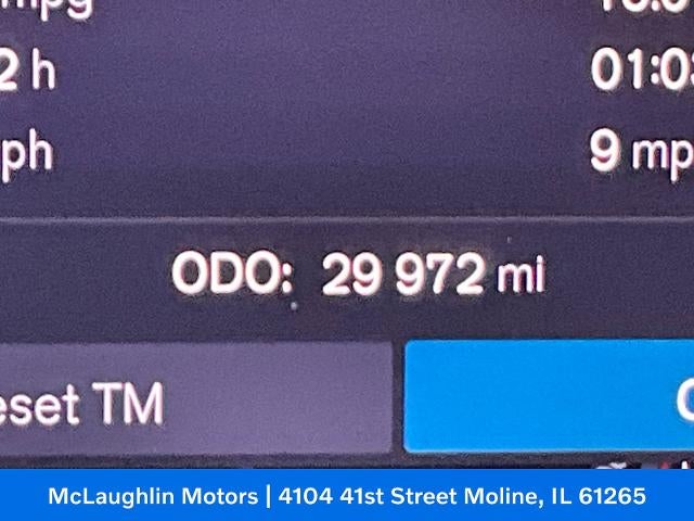 2023 Volvo XC60 Plus Dark Theme