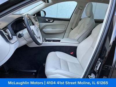 2023 Volvo XC60 Plus Dark Theme