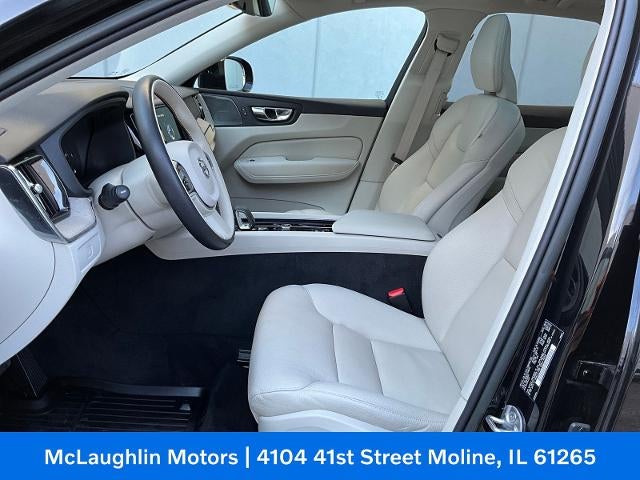 2023 Volvo XC60 Plus Dark Theme