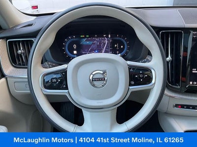 2023 Volvo XC60 Plus Dark Theme