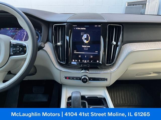 2023 Volvo XC60 Plus Dark Theme