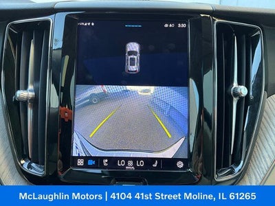 2023 Volvo XC60 Plus Dark Theme