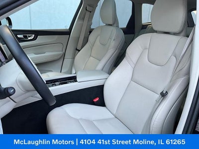 2023 Volvo XC60 Plus Dark Theme