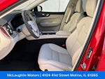 2023 Volvo XC60 Plus Dark Theme