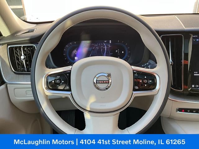 2023 Volvo XC60 Plus Dark Theme