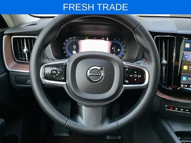 2023 Volvo XC60 Plus Dark Theme