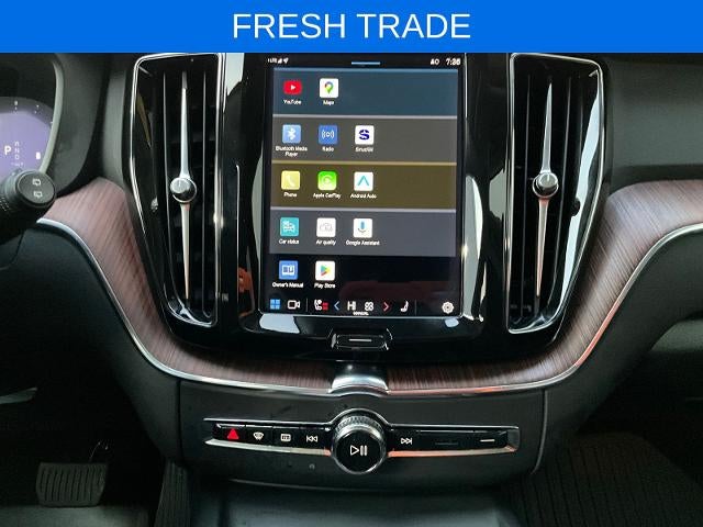 2023 Volvo XC60 Plus Dark Theme