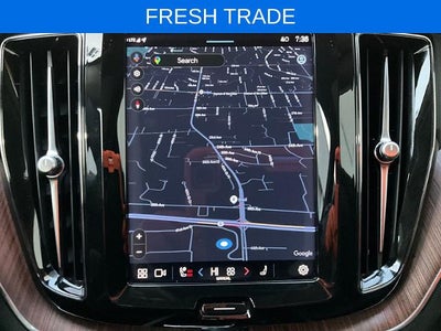 2023 Volvo XC60 Plus Dark Theme