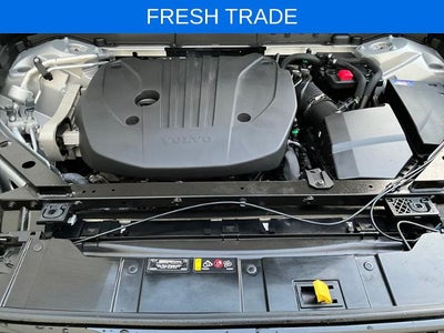 2023 Volvo XC60 Plus Dark Theme