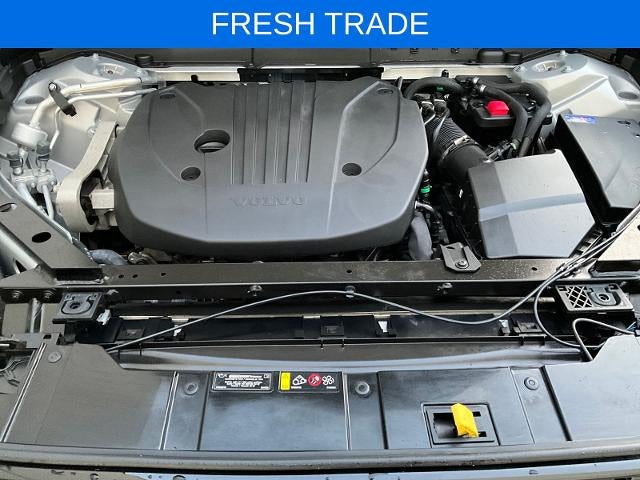 2023 Volvo XC60 Plus Dark Theme