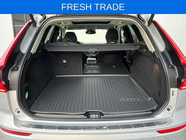 2023 Volvo XC60 Plus Dark Theme