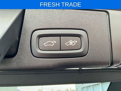 2023 Volvo XC60 Plus Dark Theme