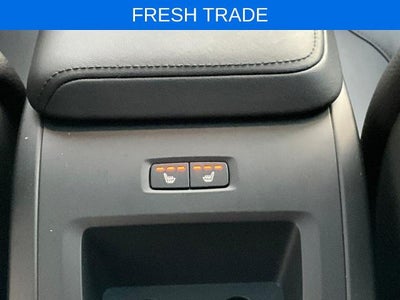 2023 Volvo XC60 Plus Dark Theme