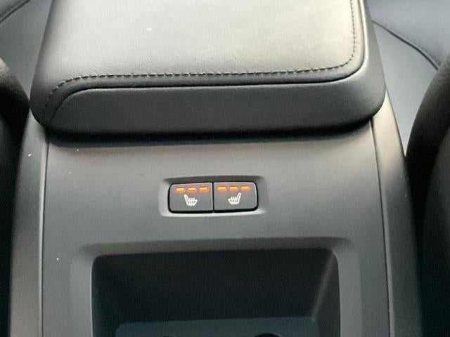 2023 Volvo XC60 Plus Dark Theme